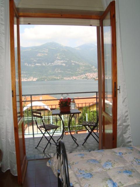 B&B Cherry En Rose Lezzeno Quarto foto